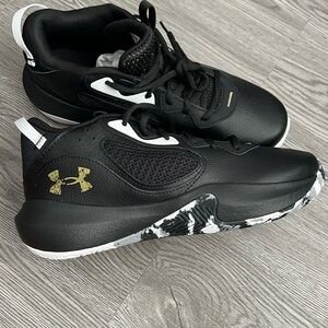 Under Armour Men's size 8.5 / Women's size 10 - New without box